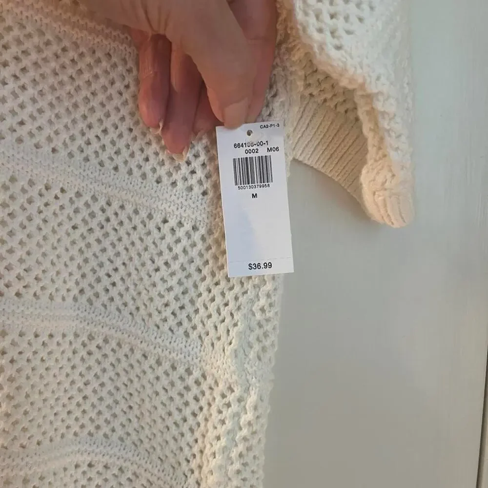 Nwt old navy white mesh size M